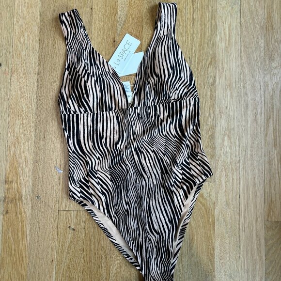 NWT | l * space Revolve Fused Katniss One Piece Swimsuit Classic Animal Print S - Picture 1 of 4